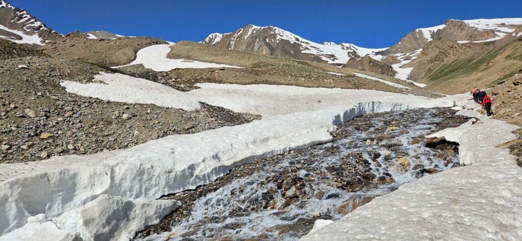 Hindukush Treks: A Guide to Trekking in the Untouched Mountains of Pakistan