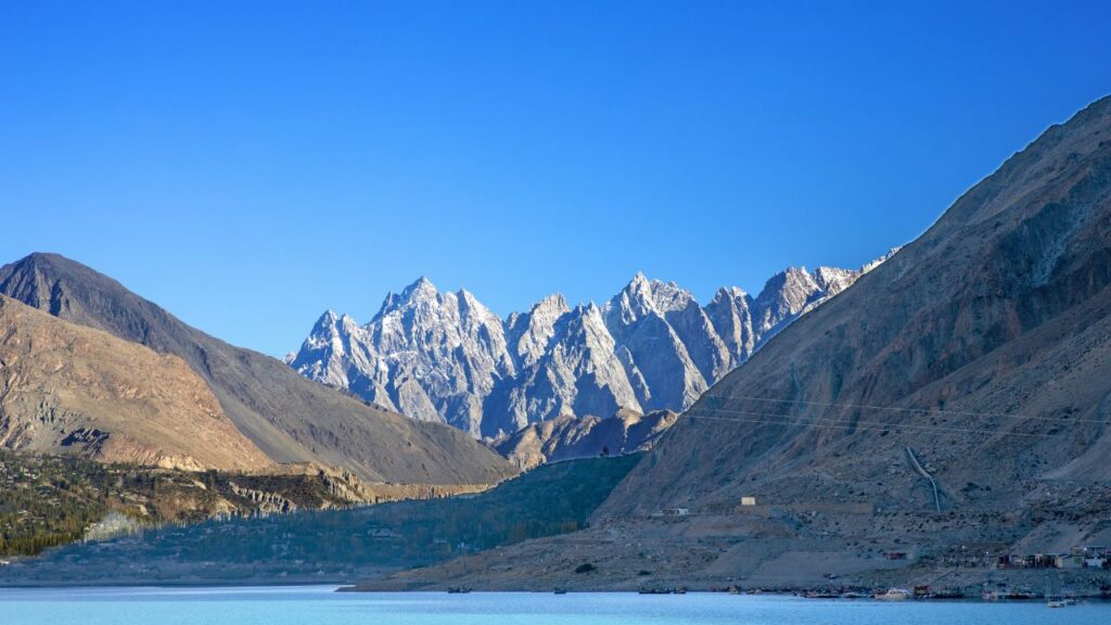 The Best Hunza Valley Tours in Pakistan (2026 Travel Guide for International 