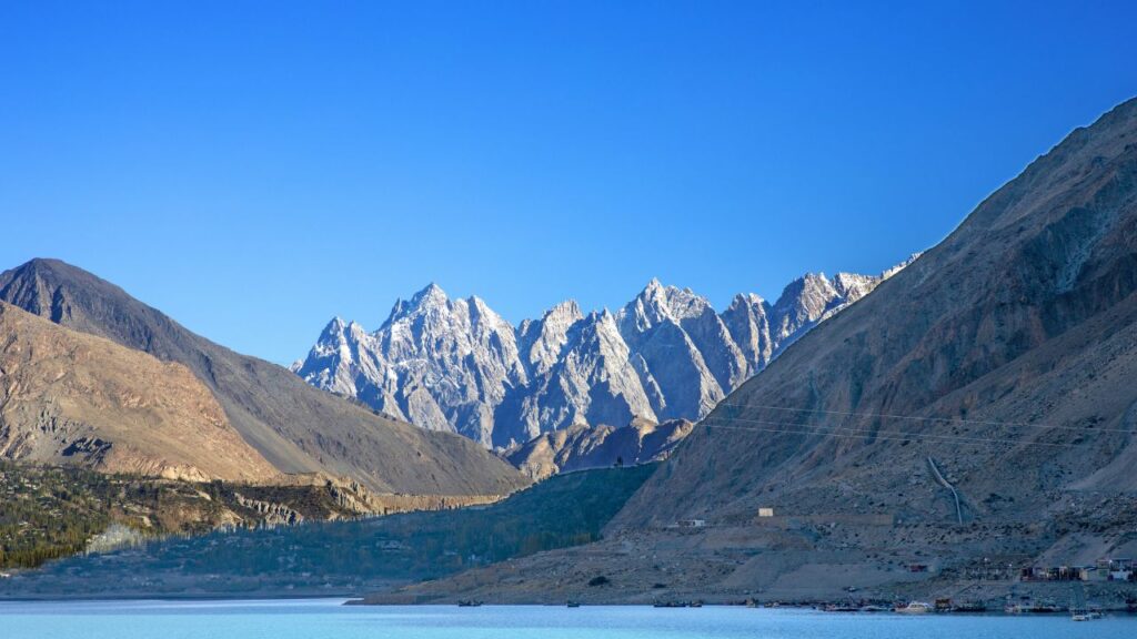 Hunza Valley tour packages Karakoram mountains

