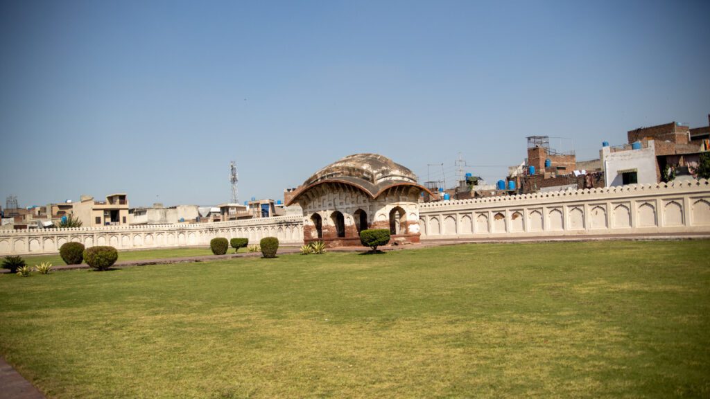 Hunza Valley Tours 2026 – Best Pakistan Mountain Tours & Travel Guide