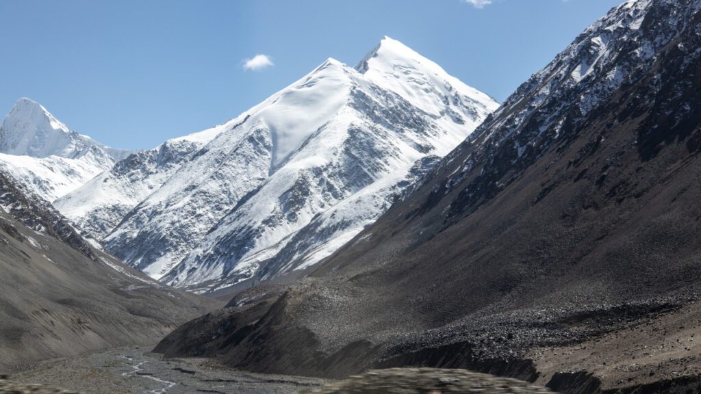 Hunza Valley Tours 2026 – Best Pakistan Mountain Tours & Travel Guide