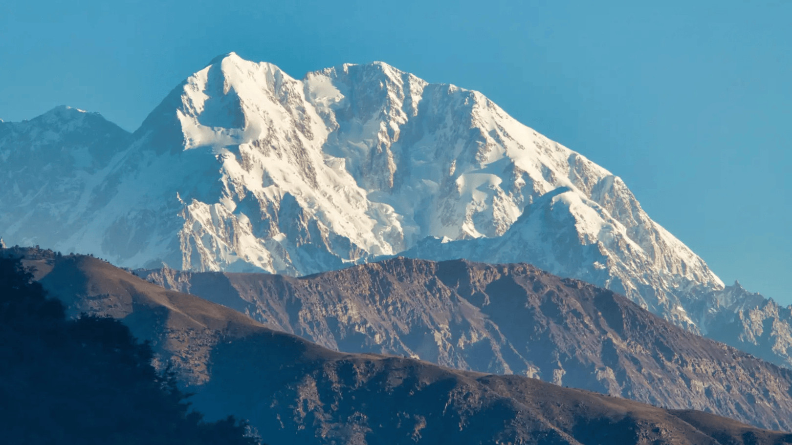 Terichmir the highest peak in Hindukush Range Pakistan
