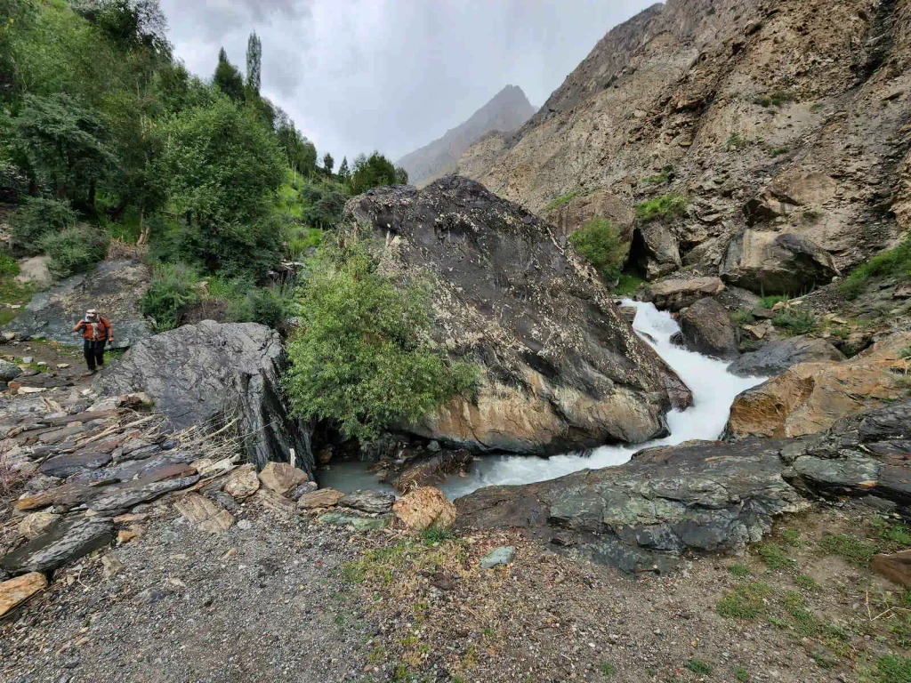 Trekking across Assumbar Pass at 4200 meters from Yasin to Ishkoman