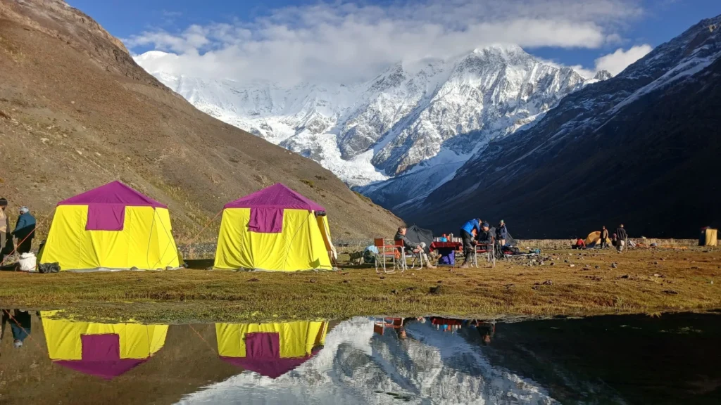 Hindukush Exploration in Pakistan: 3 Mountain Passes, 8 Valleys, Ancient History and the Hidden Beauty of Darkot